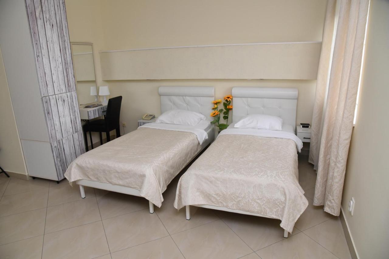 Garni Hotel Dash Нови Сад Екстериор снимка