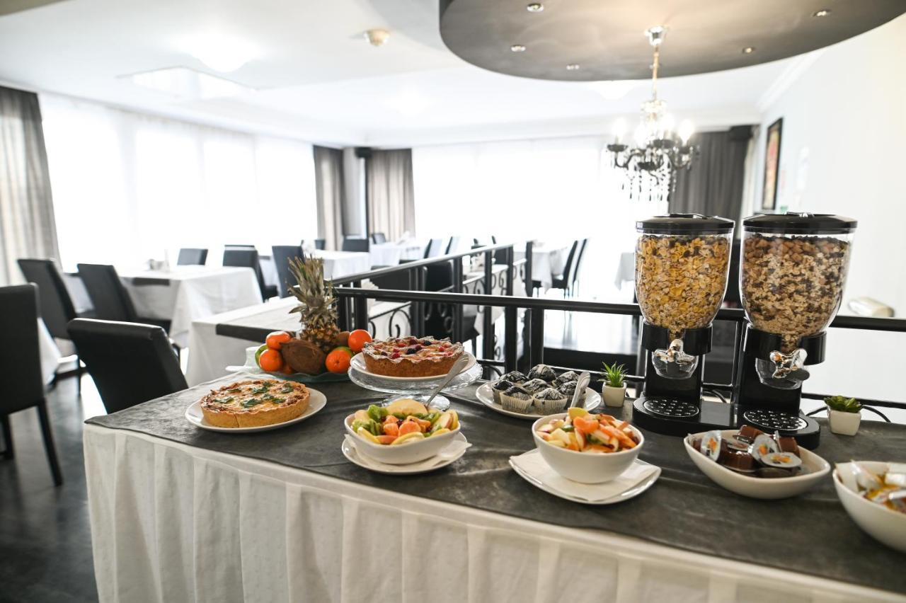 Garni Hotel Dash Нови Сад Екстериор снимка