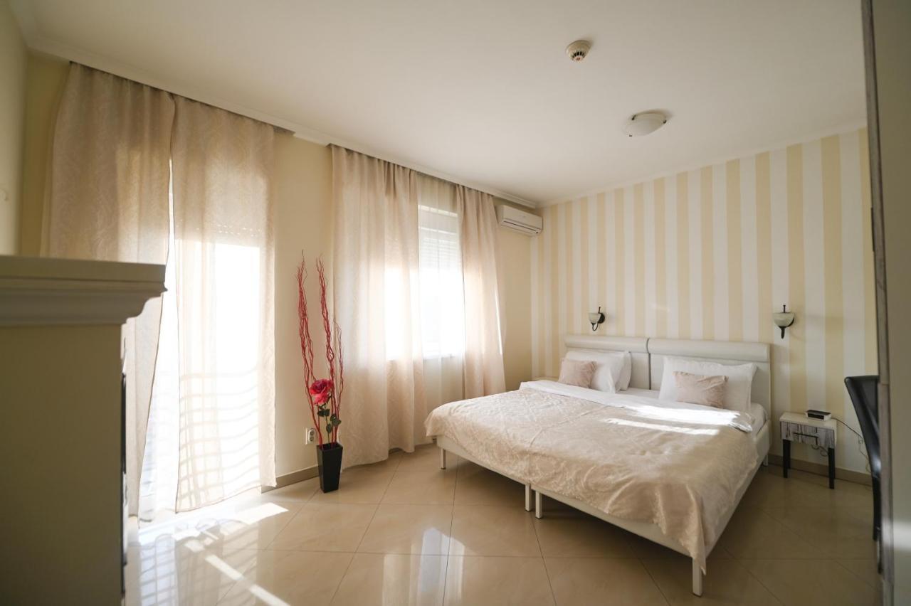 Garni Hotel Dash Нови Сад Екстериор снимка