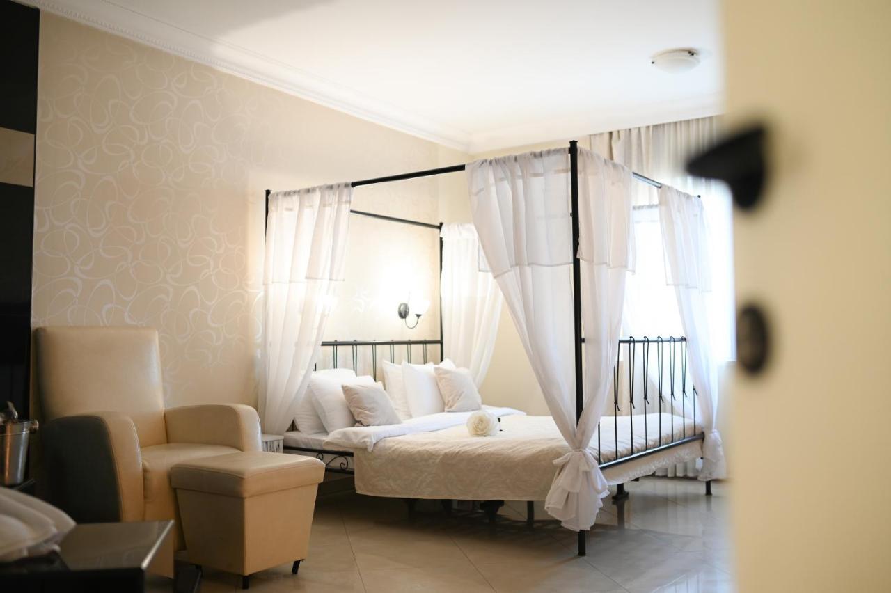 Garni Hotel Dash Нови Сад Екстериор снимка