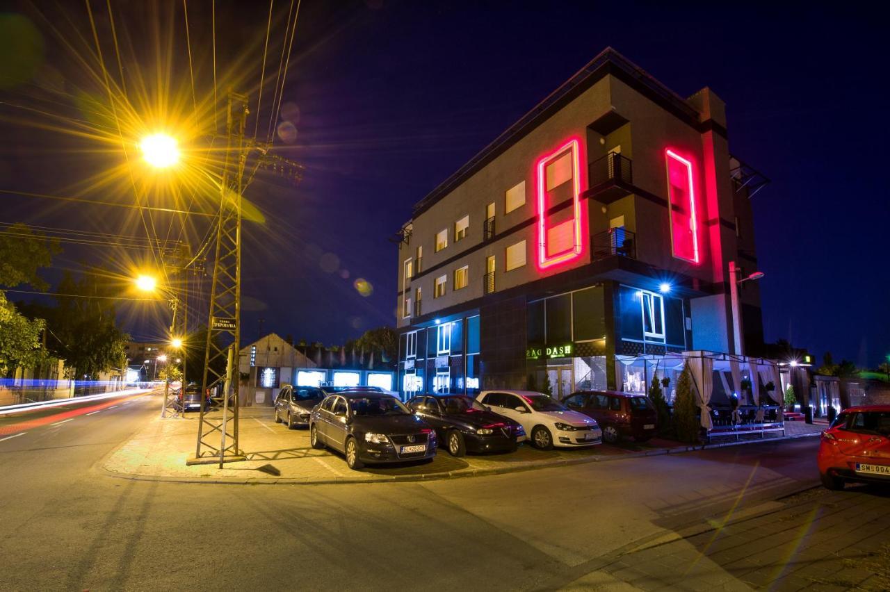 Garni Hotel Dash Нови Сад Екстериор снимка